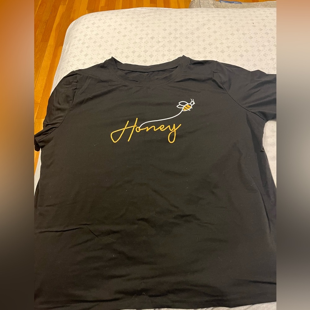 Black basic tee from Shein very comfortable 2XL women used 2 twice